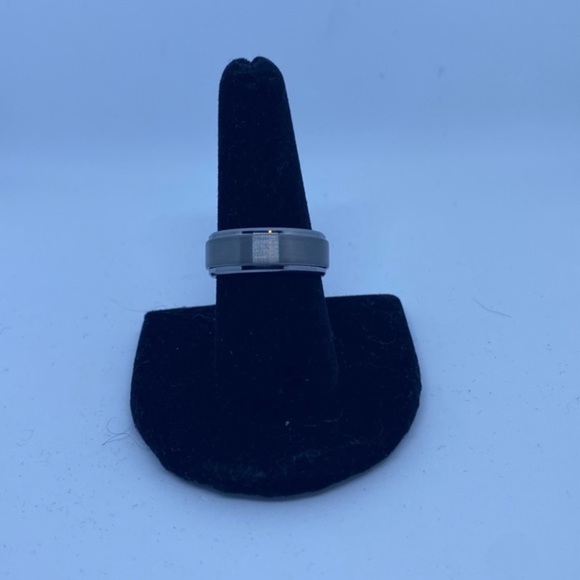 8mm Polished Step Edge Matte Brushed Finish Center Tungsten Ring Men’s Size 8.5 - Picture 2 of 7